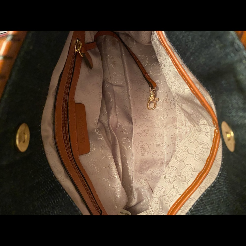 MK purse - Picture 7 of 12